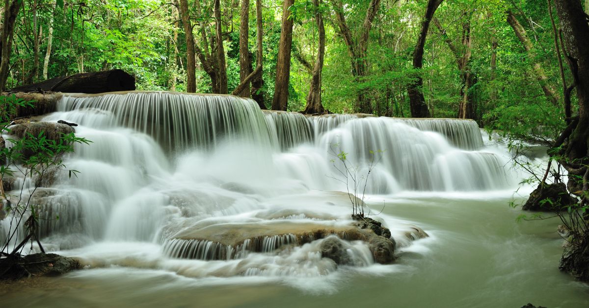 The Beautiful Hidden Waterfalls in the Smoky Mountains